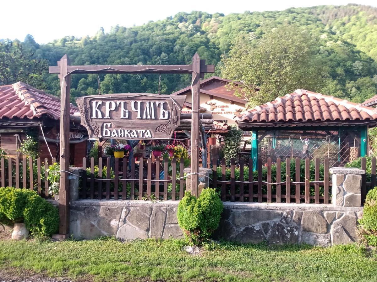 فندق Кръчмъ При Байката ريباريكا المظهر الخارجي الصورة